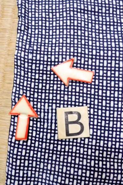 画像15: O0826E 男性用浴衣（日本製）  綿 藍, 抽象的模様 【中古】【USED】【リサイクル】 ★★☆☆☆【O0826E】 (15)