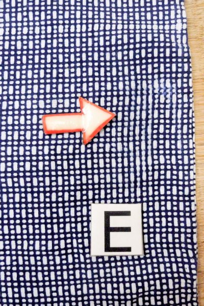 画像18: O0826E 男性用浴衣（日本製）  綿 藍, 抽象的模様 【中古】【USED】【リサイクル】 ★★☆☆☆【O0826E】 (18)