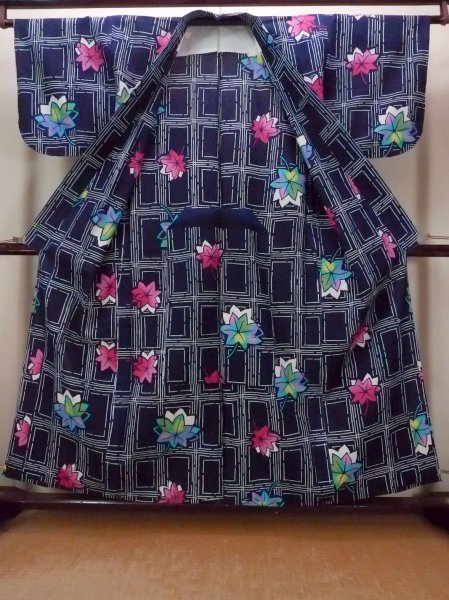 画像2: O0826J 女性用注染浴衣  綿 深い藍, もみじ 【中古】【USED】【リサイクル】 ★★☆☆☆【O0826J】 (2)