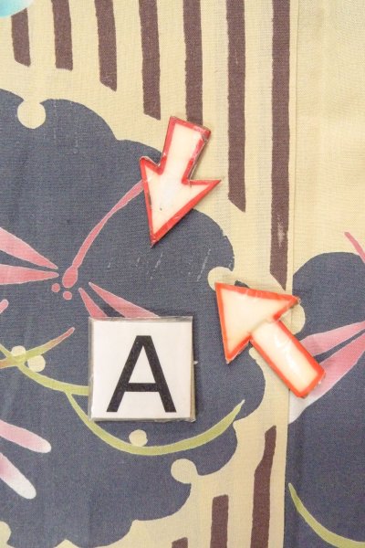 画像14: O0826K 女性用注染浴衣  綿 ベージュ, 縞 【中古】【USED】【リサイクル】 ★★★☆☆【O0826K】 (14)