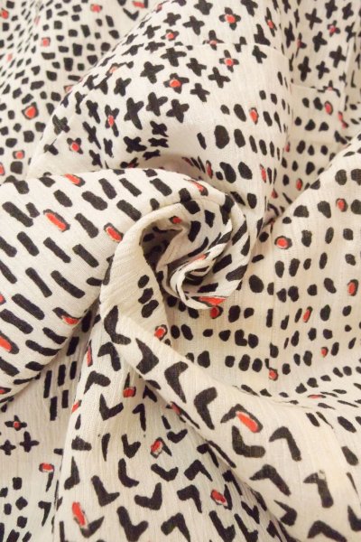 画像11: O0826N 女性用浴衣（日本製） 小千谷縮 麻 オフ　ホワイト, 花 【中古】【USED】【リサイクル】 ★★☆☆☆【O0826N】 (11)