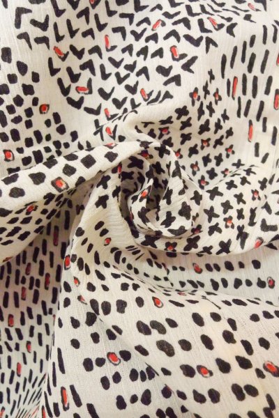 画像12: O0826N 女性用浴衣（日本製） 小千谷縮 麻 オフ　ホワイト, 花 【中古】【USED】【リサイクル】 ★★☆☆☆【O0826N】 (12)