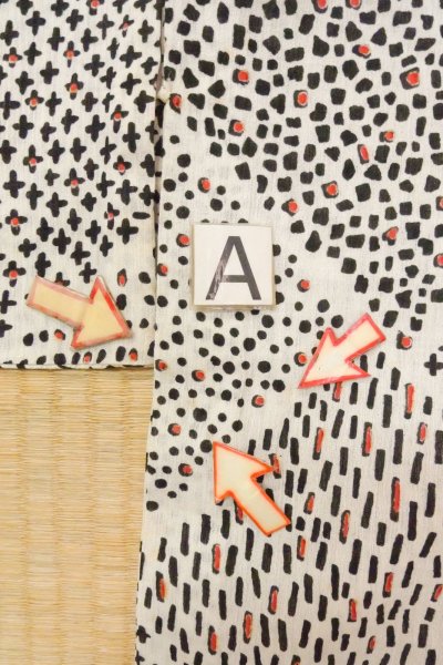 画像14: O0826N 女性用浴衣（日本製） 小千谷縮 麻 オフ　ホワイト, 花 【中古】【USED】【リサイクル】 ★★☆☆☆【O0826N】 (14)