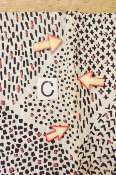 画像16: O0826N 女性用浴衣（日本製） 小千谷縮 麻 オフ　ホワイト, 花 【中古】【USED】【リサイクル】 ★★☆☆☆【O0826N】 (16)