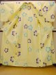 画像2: O0826Q 女性用浴衣（日本製）  綿 淡い黄色, 花 【中古】【USED】【リサイクル】 ★★★☆☆【O0826Q】 (2)