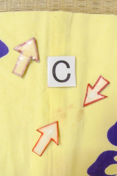 画像16: O0826Q 女性用浴衣（日本製）  綿 淡い黄色, 花 【中古】【USED】【リサイクル】 ★★★☆☆【O0826Q】 (16)