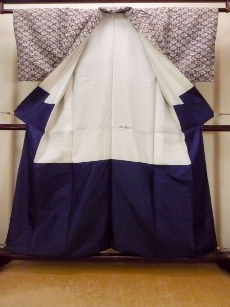 画像2: O0826T 女性用小紋  シルク（正絹） 深いマルチカラー, 花 【中古】【USED】【リサイクル】 ★★☆☆☆【O0826T】 (2)