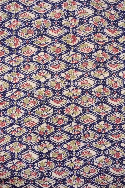 画像4: O0826T 女性用小紋  シルク（正絹） 深いマルチカラー, 花 【中古】【USED】【リサイクル】 ★★☆☆☆【O0826T】 (4)