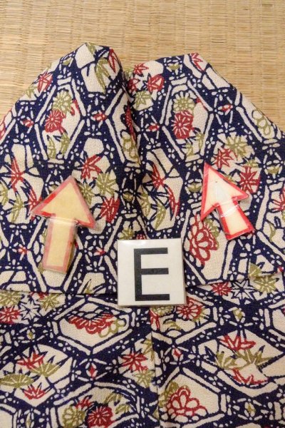 画像18: O0826T 女性用小紋  シルク（正絹） 深いマルチカラー, 花 【中古】【USED】【リサイクル】 ★★☆☆☆【O0826T】 (18)