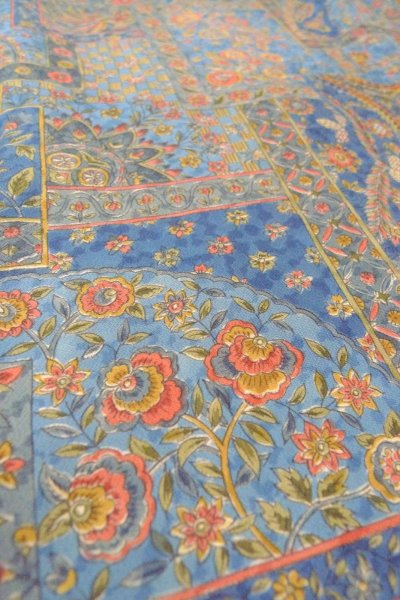 画像10: O0827B 女性用小紋  シルク（正絹） 灰色がかった水色, 唐花 【中古】【USED】【リサイクル】 ★★★★☆【O0827B】 (10)