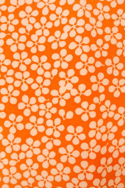 画像6: O0827C 女性用小紋  シルク（正絹） 淡い橙色, 花 【中古】【USED】【リサイクル】 ★★★☆☆【O0827C】 (6)