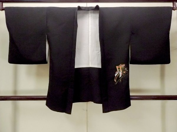 画像1: O0902A 女性用羽織  シルク（正絹） 黒, 御所車 【中古】【USED】【リサイクル】 ★★★☆☆【O0902A】 (1)