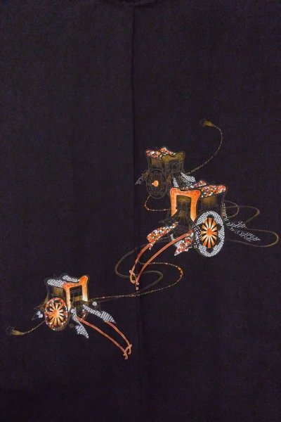 画像3: O0902A 女性用羽織  シルク（正絹） 黒, 御所車 【中古】【USED】【リサイクル】 ★★★☆☆【O0902A】 (3)