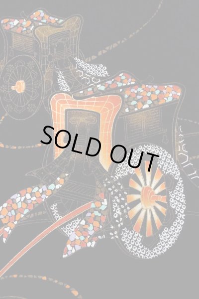 画像4: O0902A 女性用羽織  シルク（正絹） 黒, 御所車 【中古】【USED】【リサイクル】 ★★★☆☆【O0902A】 (4)