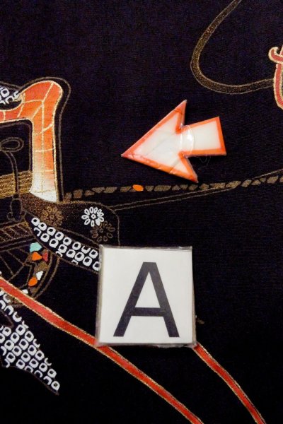 画像13: O0902A 女性用羽織  シルク（正絹） 黒, 御所車 【中古】【USED】【リサイクル】 ★★★☆☆【O0902A】 (13)