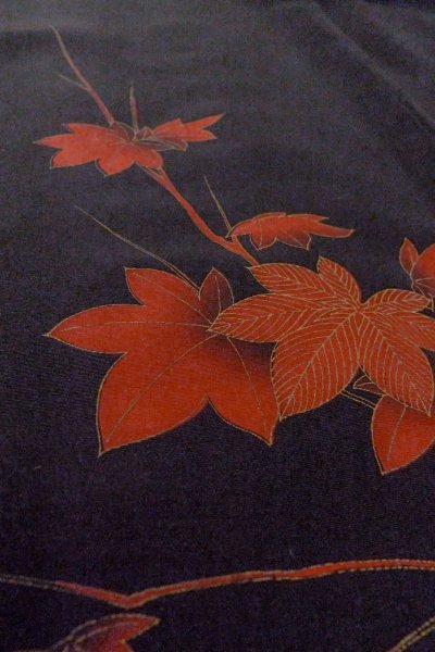 画像7: O0902B 女性用羽織  シルク（正絹） 黒, もみじ 【中古】【USED】【リサイクル】 ★★★☆☆【O0902B】 (7)