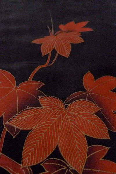 画像8: O0902B 女性用羽織  シルク（正絹） 黒, もみじ 【中古】【USED】【リサイクル】 ★★★☆☆【O0902B】 (8)