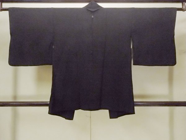 画像2: O0902D 女性用羽織  シルク（正絹） 黒, 花 【中古】【USED】【リサイクル】 ★★★★☆【O0902D】 (2)