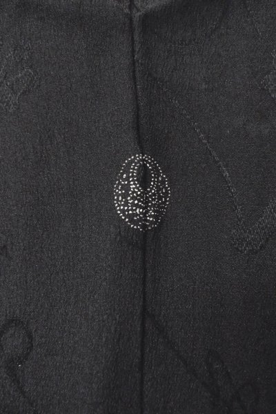 画像3: O0902D 女性用羽織  シルク（正絹） 黒, 花 【中古】【USED】【リサイクル】 ★★★★☆【O0902D】 (3)