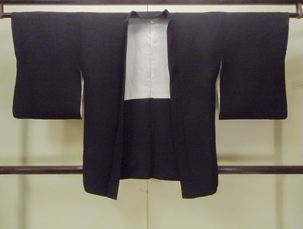 画像1: O0902G 女性用羽織  シルク（正絹） 黒,  【中古】【USED】【リサイクル】 ★★★☆☆【O0902G】 (1)