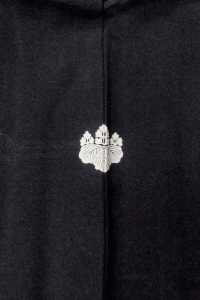 画像3: O0902R 女性用羽織  シルク（正絹） 黒, 川 【中古】【USED】【リサイクル】 ★★★★☆【O0902R】 (3)