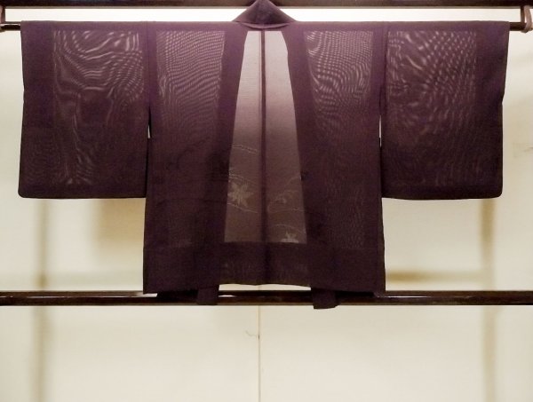 画像2: O0902W 女性用羽織  シルク（正絹） 深い紫色, もみじ 【中古】【USED】【リサイクル】 ★★★★☆【O0902W】 (2)