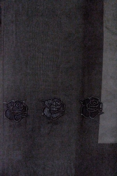 画像4: O0903B 女性用羽織  シルク（正絹） 黒, バラ 【中古】【USED】【リサイクル】 ★★★★☆【O0903B】 (4)