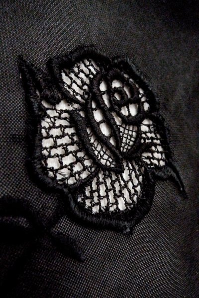 画像9: O0903B 女性用羽織  シルク（正絹） 黒, バラ 【中古】【USED】【リサイクル】 ★★★★☆【O0903B】 (9)