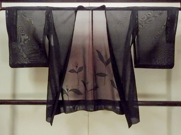 画像1: O0909N 女性用羽織  シルク（正絹） 黒, りんどう 【中古】【USED】【リサイクル】 ★☆☆☆☆【O0909N】 (1)