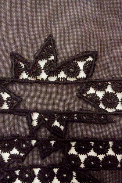 画像6: O0909T 女性用羽織  シルク（正絹） 黒, 花 【中古】【USED】【リサイクル】 ★★★★☆【O0909T】 (6)