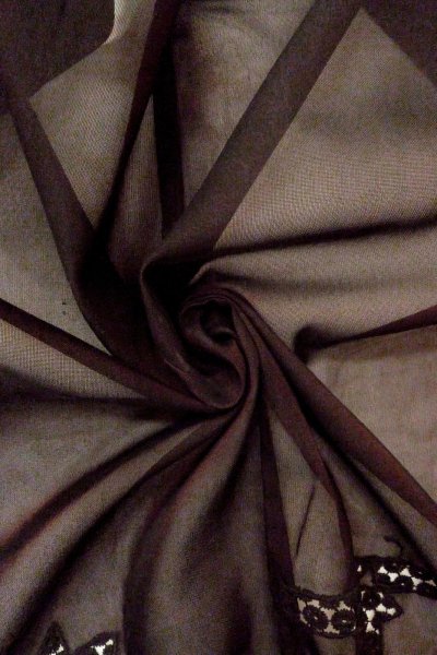 画像12: O0909T 女性用羽織  シルク（正絹） 黒, 花 【中古】【USED】【リサイクル】 ★★★★☆【O0909T】 (12)