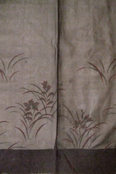 画像3: O0909W 女性用羽織  シルク（正絹） 黒, 花 【中古】【USED】【リサイクル】 ★★★☆☆【O0909W】 (3)