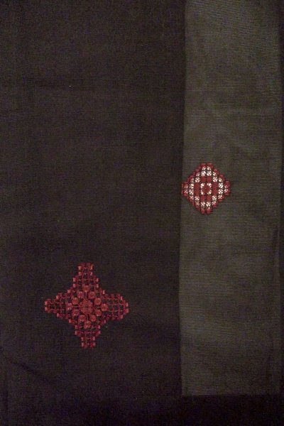 画像4: O0910B 女性用羽織  シルク（正絹） 黒, 幾何学模様 【中古】【USED】【リサイクル】 ★★★★☆【O0910B】 (4)