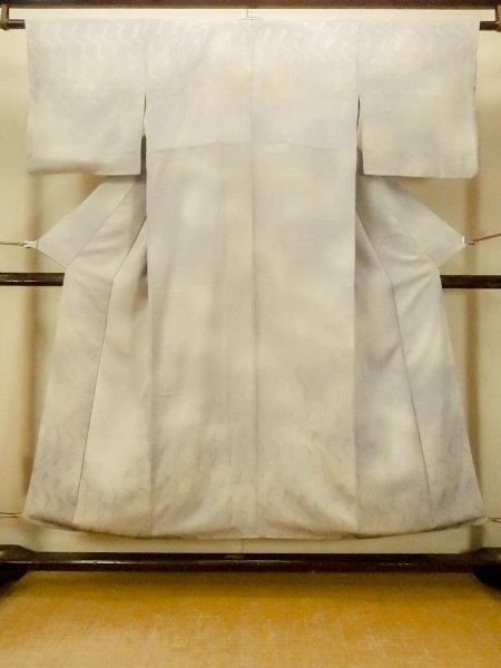 画像1: O1002G 女性用 色無地   シルク（正絹） 淡い薄い紫色,  抽象的模様 【中古】【USED】【リサイクル】 ★★☆☆☆【O1002G】 (1)