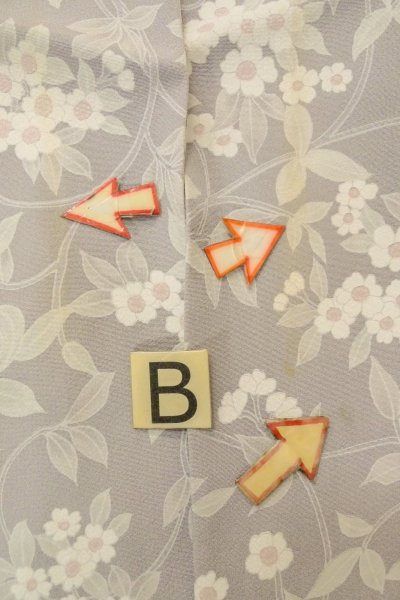 画像15: O1002H 女性用 小紋   シルク（正絹） 淡い灰色がかった藤色,  花 【中古】【USED】【リサイクル】 ★★☆☆☆【O1002H】 (15)