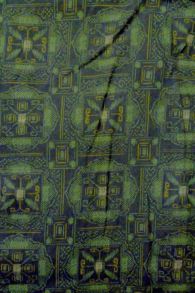 画像3: O1002K 女性用 紬   シルク（正絹） 黒,  更紗 【中古】【USED】【リサイクル】 ★★★★☆【O1002K】 (3)