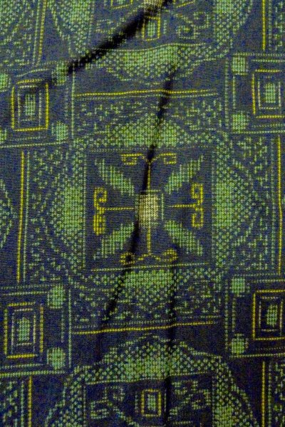 画像7: O1002K 女性用 紬   シルク（正絹） 黒,  更紗 【中古】【USED】【リサイクル】 ★★★★☆【O1002K】 (7)