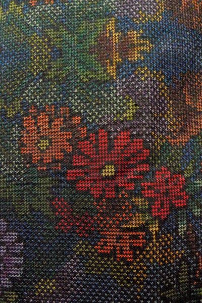 画像6: O1002L 女性用 紬   シルク（正絹） 深いマルチカラー,  ぼたん 【中古】【USED】【リサイクル】 ★★★★☆【O1002L】 (6)