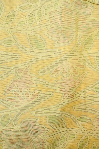 画像3: O1002M 女性用 紬   シルク（正絹） 淡い黄色,  花 【中古】【USED】【リサイクル】 ★★★★☆【O1002M】 (3)