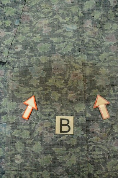 画像15: O1002N 女性用 紬   シルク（正絹） 淡い灰色,  葉 【中古】【USED】【リサイクル】 ★★☆☆☆【O1002N】 (15)