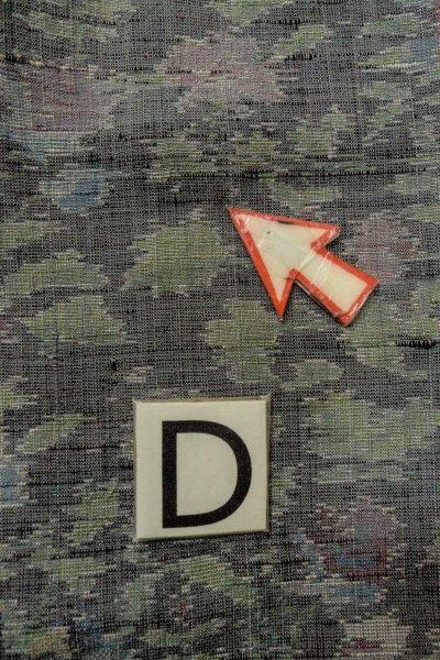 画像17: O1002N 女性用 紬   シルク（正絹） 淡い灰色,  葉 【中古】【USED】【リサイクル】 ★★☆☆☆【O1002N】 (17)