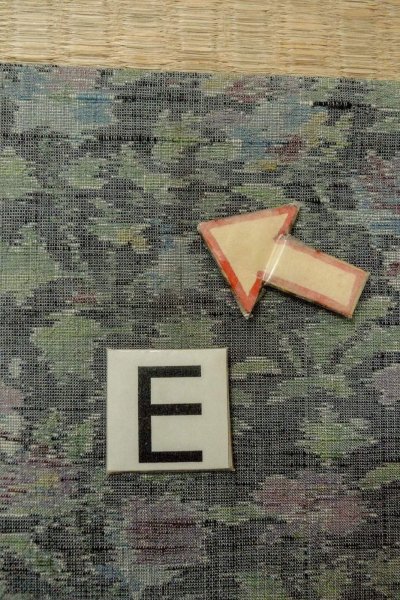 画像18: O1002N 女性用 紬   シルク（正絹） 淡い灰色,  葉 【中古】【USED】【リサイクル】 ★★☆☆☆【O1002N】 (18)