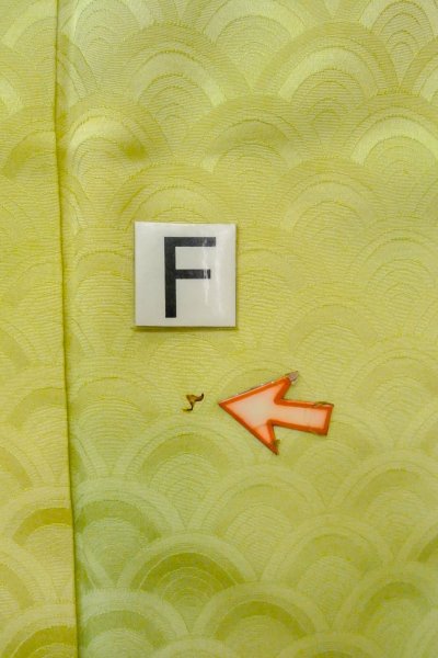 画像19: O1002T 女性用 色無地   シルク（正絹） 光沢のある薄い黄緑色,  【中古】【USED】【リサイクル】 ★★☆☆☆【O1002T】 (19)