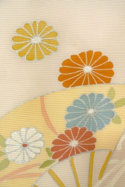 画像8: O1002V 女性用 付下げ   シルク（正絹） 薄い灰色がかった桃色,  菊 【中古】【USED】【リサイクル】 ★★☆☆☆【O1002V】 (8)