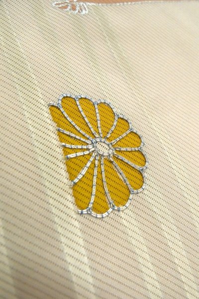 画像10: O1002V 女性用 付下げ   シルク（正絹） 薄い灰色がかった桃色,  菊 【中古】【USED】【リサイクル】 ★★☆☆☆【O1002V】 (10)