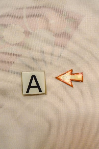 画像15: O1002V 女性用 付下げ   シルク（正絹） 薄い灰色がかった桃色,  菊 【中古】【USED】【リサイクル】 ★★☆☆☆【O1002V】 (15)