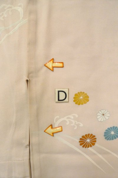 画像18: O1002V 女性用 付下げ   シルク（正絹） 薄い灰色がかった桃色,  菊 【中古】【USED】【リサイクル】 ★★☆☆☆【O1002V】 (18)