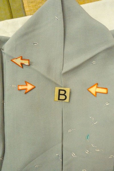 画像15: O1002W 女性用 付下げ   シルク（正絹） 薄い灰色がかった水色,  葉 【中古】【USED】【リサイクル】 ★☆☆☆☆【O1002W】 (15)