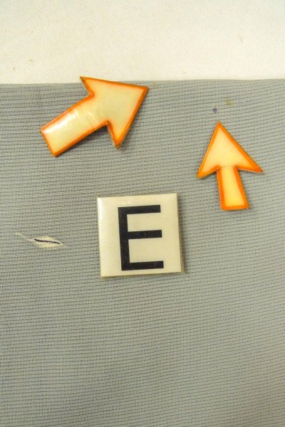 画像18: O1002W 女性用 付下げ   シルク（正絹） 薄い灰色がかった水色,  葉 【中古】【USED】【リサイクル】 ★☆☆☆☆【O1002W】 (18)