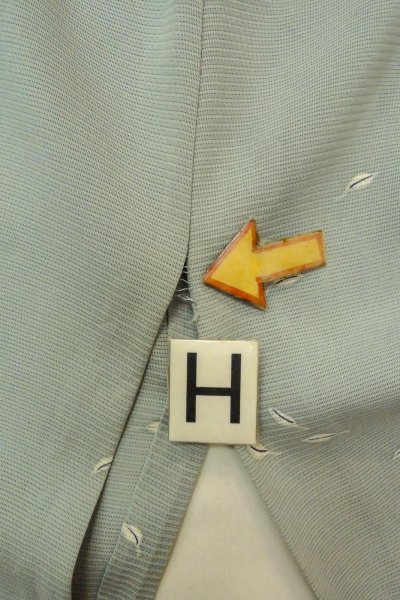 画像21: O1002W 女性用 付下げ   シルク（正絹） 薄い灰色がかった水色,  葉 【中古】【USED】【リサイクル】 ★☆☆☆☆【O1002W】 (21)